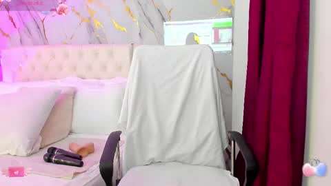 Marilyn online show from February 17, 10:14 pm