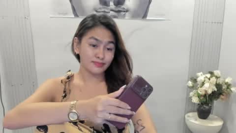 Snapshot of marimaraldama chatting on May 13, 7:11 pm Anngilbuena online show from May 13, 7:11 pm