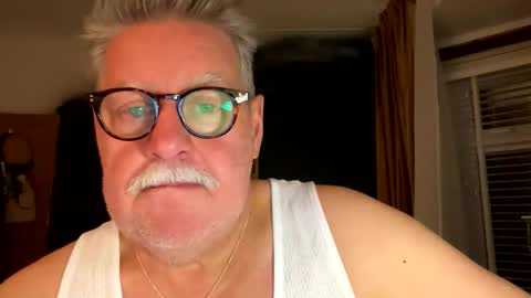 Snapshot of marin50 chatting on September 30, 12:15 am marin50 online show from September 30, 12:15 am