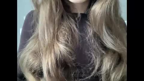 Snapshot of marinalovenow chatting on February 27, 8:17 am Marina online show from February 27, 8:17 am
