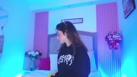 marinette online show from April 16, 8:09 pm