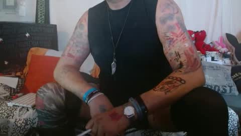 Snapshot of mario_1974 chatting on January 20, 9:46 am Ray online show from January 20, 9:46 am