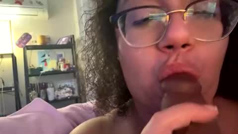 Snapshot of mariposa990 chatting on May 15, 3:13 am mariposa990 online show from May 15, 3:13 am
