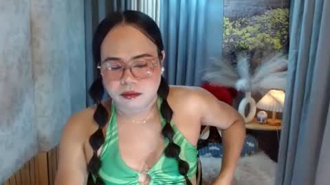 LEAH online show from June 15, 4:42 pm