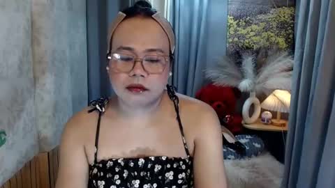 LEAH online show from June 20, 10:23 pm
