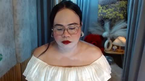 LEAH online show from June 21, 5:37 pm