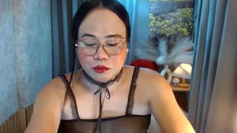 LEAH online show from June 23, 6:06 pm