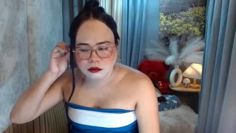 LEAH online show from June 24, 6:18 pm