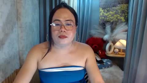 LEAH online show from June 25, 5:45 am
