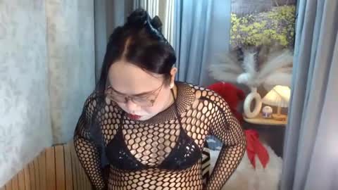 LEAH online show from July 4, 6:14 pm