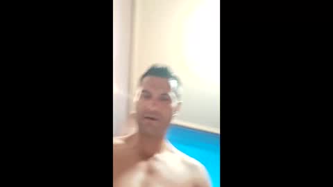 Snapshot of marius_23 chatting on May 28, 8:44 am marius_23 online show from May 28, 8:44 am