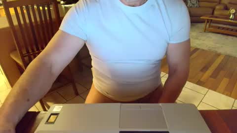 Snapshot of mark48130 chatting on March 7, 12:58 am Mark online show from March 7, 12:58 am