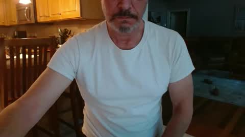 Snapshot of mark48130 chatting on October 27, 1:26 pm Mark online show from October 27, 1:26 pm