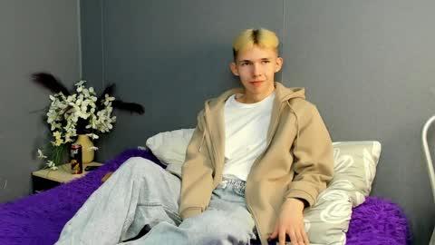 Snapshot of mark_brain chatting on May 29, 12:58 pm mark_brain online show from May 29, 12:58 pm