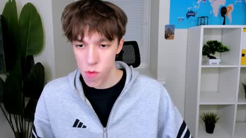 Mark online show from March 27, 2:39 pm