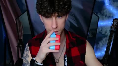 mark_caron online show from April 11, 8:57 pm