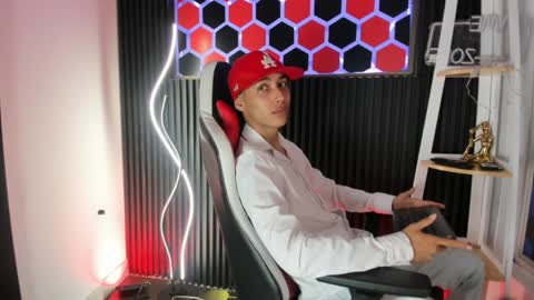 mark_diiaz online show from May 25, 1:06 pm