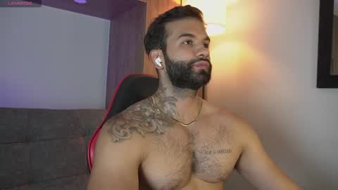 Mark online show from March 10, 11:43 pm