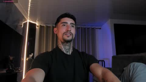 Snapshot of mark_kamper chatting on October 31, 12:33 am  mark kamper  online show from October 31, 12:33 am