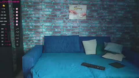 Mark online show from February 21, 1:00 pm