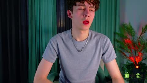 Mark online show from April 7, 12:49 pm