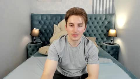 Mark online show from March 13, 8:04 pm