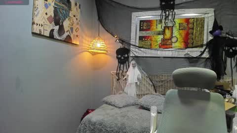 markbowie online show from October 17, 11:57 am