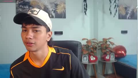 markbowie online show from April 12, 3:28 pm