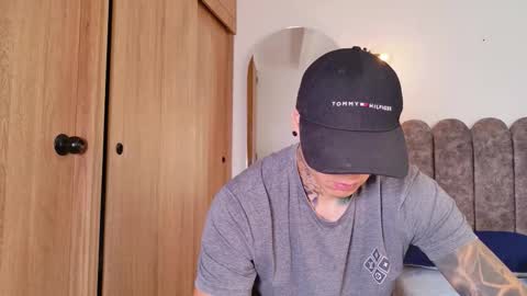 Sebastian online show from December 14, 9:41 pm