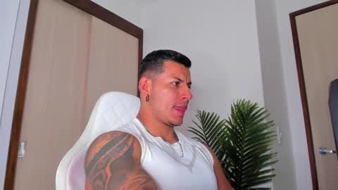 Snapshot of markus_blass chatting on February 10, 9:58 pm markus... Y online show from February 10, 9:58 pm