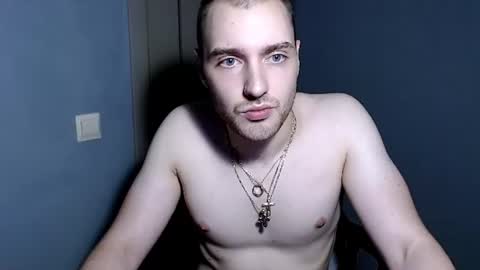 Snapshot of markvenom1 chatting on July 9, 1:31 am Mark online show from July 9, 1:31 am