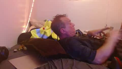 Snapshot of markymark101825061 chatting on January 12, 1:42 am markymark101825061 online show from January 12, 1:42 am