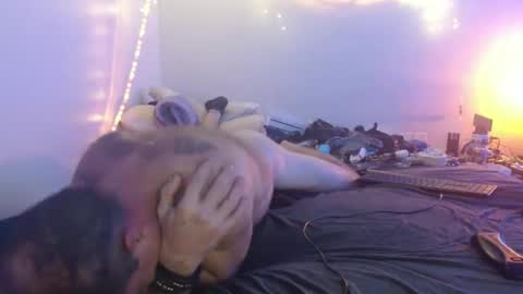 Snapshot of markymark101825061 chatting on January 18, 4:15 am markymark101825061 online show from January 18, 4:15 am