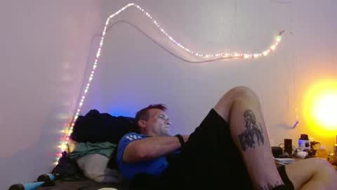 Snapshot of markymark101825061 chatting on February 8, 11:33 am markymark101825061 online show from February 8, 11:33 am