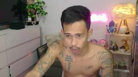 marlmoreno10 online show from April 17, 12:35 am