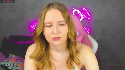 Snapshot of marlyn_owen chatting on June 15, 12:57 am Emmaa online show from June 15, 12:57 am