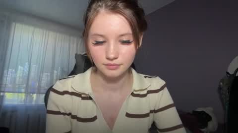 Snapshot of marnieratelle chatting on July 5, 7:37 am Chrissy online show from July 5, 7:37 am
