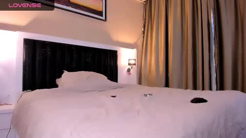 Snapshot of marrena_a chatting on February 11, 9:14 am -- Mari -- online show from February 11, 9:14 am