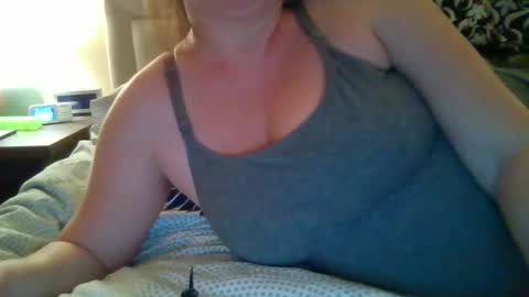 Snapshot of marriedcouple9 chatting on December 23, 3:29 am Jess and Nick online show from December 23, 3:29 am