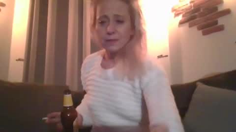 Snapshot of marrygorund chatting on March 2, 1:47 am MaryGoRound online show from March 2, 1:47 am