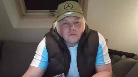 mars0481 online show from December 6, 6:39 pm