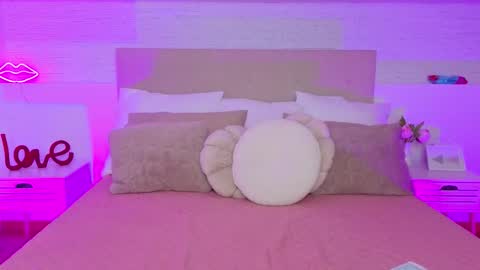 Snapshot of mars_elina chatting on January 18, 7:23 am Marselina online show from January 18, 7:23 am