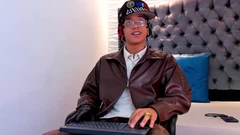 MARSHALL online show from December 22, 1:08 pm