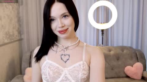 Snapshot of marshmal1ow_girl chatting on February 27, 6:13 am Eva online show from February 27, 6:13 am