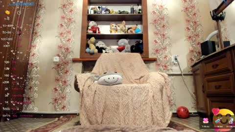 Snapshot of marshmallow_xxx chatting on April 2, 11:24 pm Elsa Lovense Lush is active Open Pvt Welcome to the world of pleasure online show from April 2, 11:24 pm