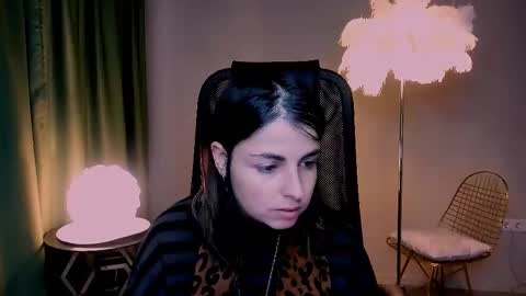 martaedams online show from December 5, 8:12 am