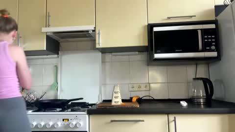 Snapshot of martaluna_ chatting on May 24, 11:48 am Marta online show from May 24, 11:48 am