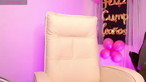 Snapshot of marthina_thompson chatting on July 21, 12:07 pm marthina thompson online show from July 21, 12:07 pm