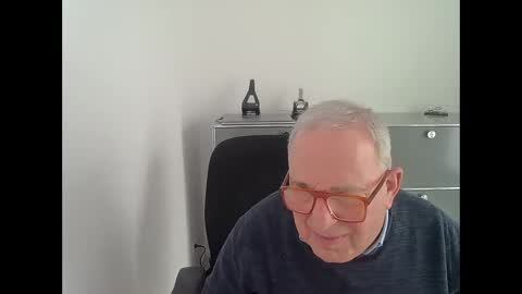 Snapshot of martin_1947 chatting on December 29, 1:17 pm martin_1947 online show from December 29, 1:17 pm