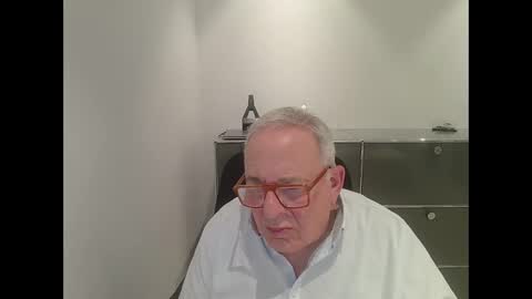 Snapshot of martin_1947 chatting on January 6, 8:28 pm martin_1947 online show from January 6, 8:28 pm